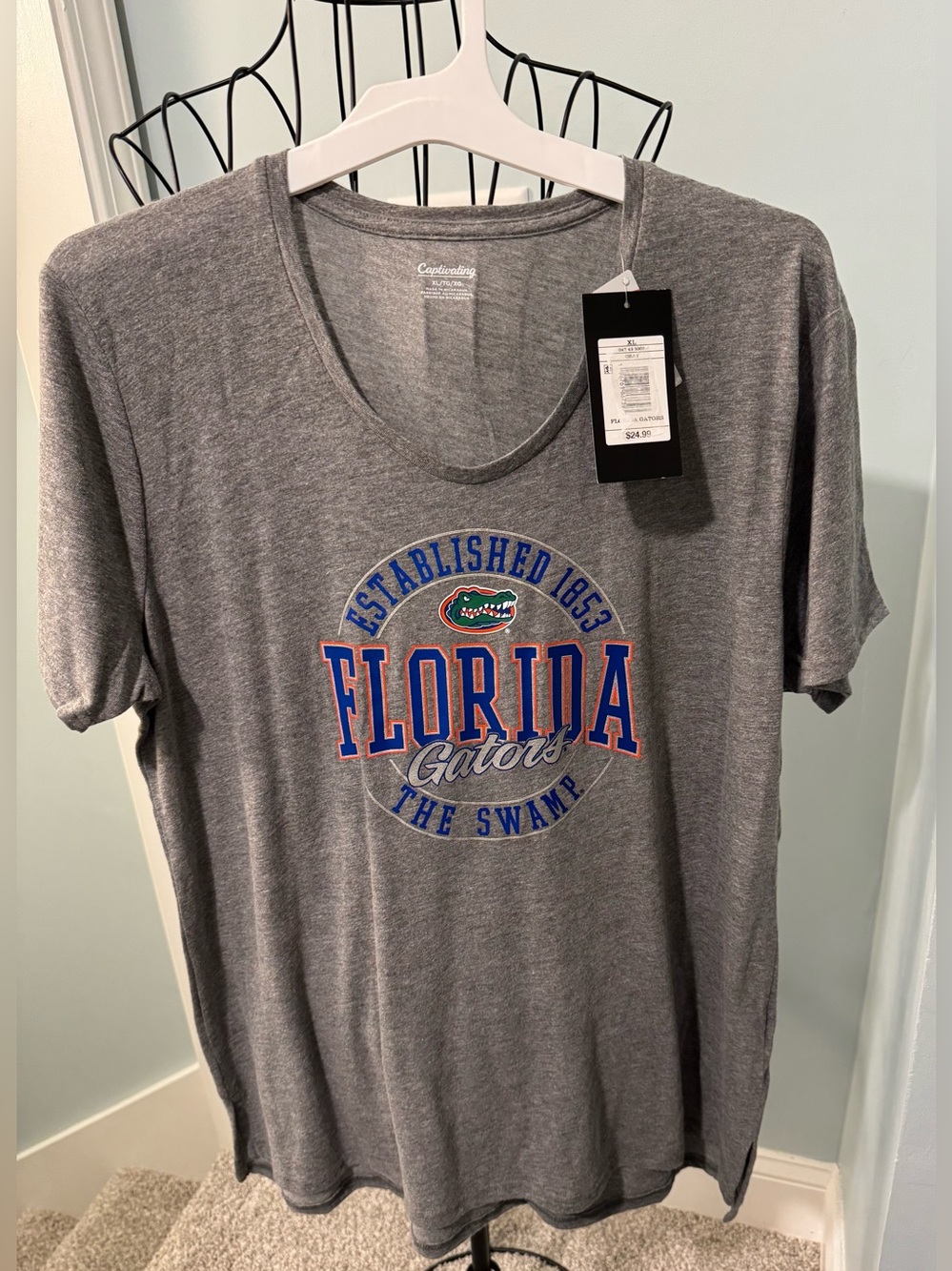 University of Florida Gators gray women’s t-shirt Extra Large XL High/Low hem